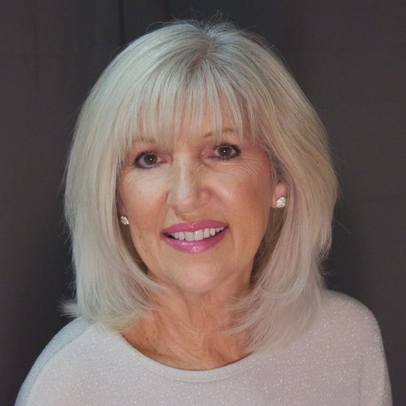 Meet your Posher, Mary Cay - Picture 1 of 1